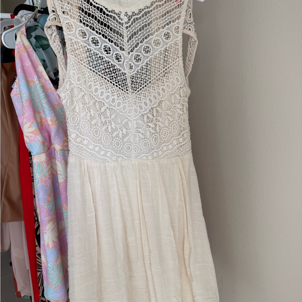 Elegant Cream Lace Dress